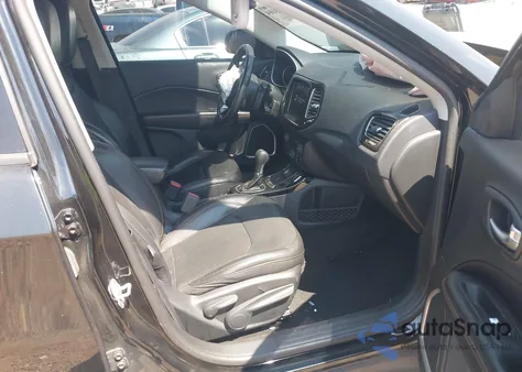 2019 Jeep Compass Limited 4X4 from USA, damaged, VIN 3C4NJDCB7KT638615